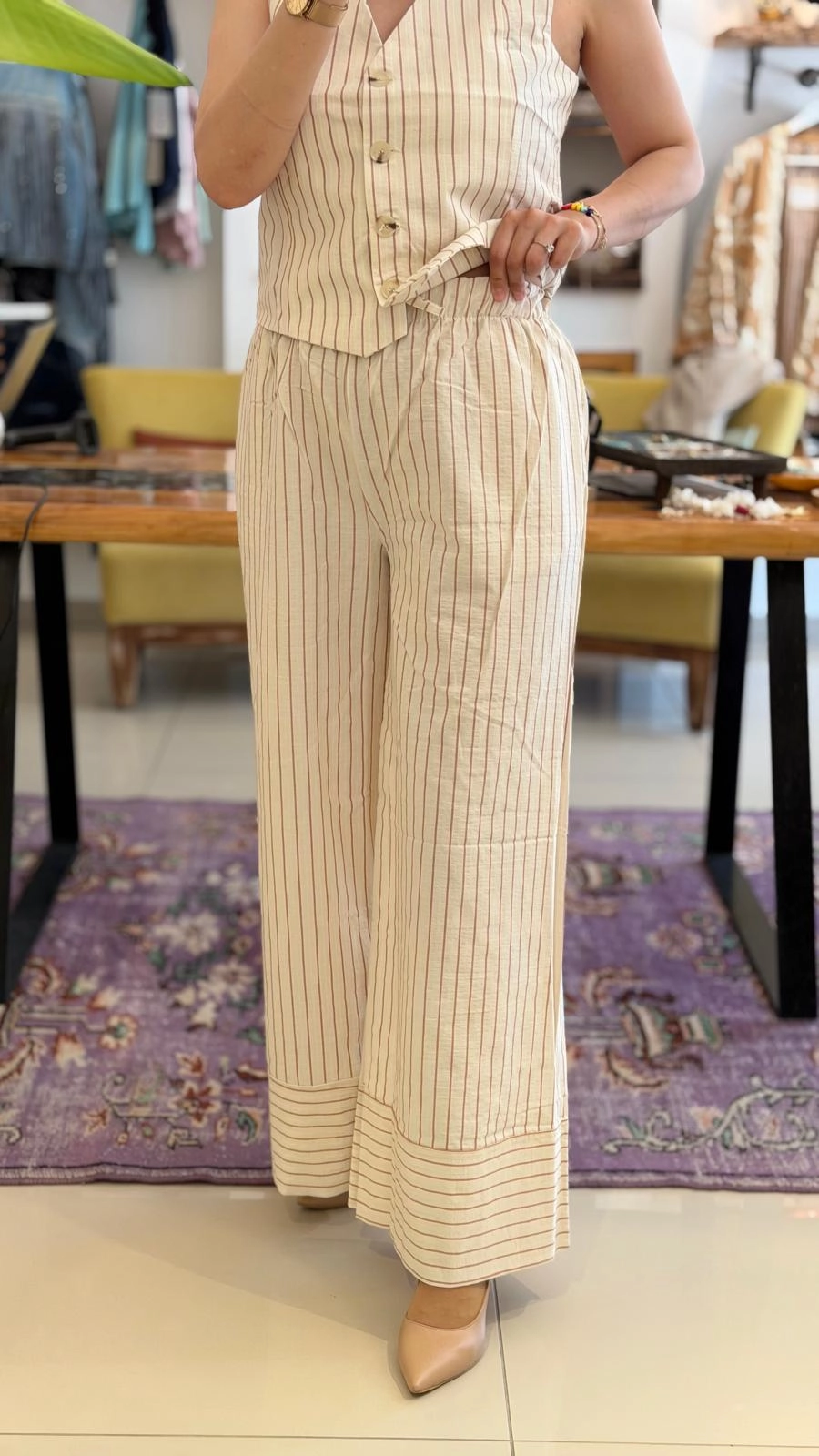 BEJ-TABA ÇİZGİLİ YELEK BELİ LASTİKLİ PANTOLON TAKIM